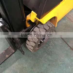 1.5 Tonnes Electric Forklift thumbnail-3
