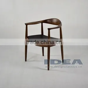 Replica Hans Wegner The Round One Chair - Solid Walnut Wood - Black Genuine Leather thumbnail-1