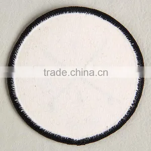 China Label Factory Custom Black Overlocked Label Badge for Acrylic Handbag thumbnail-2