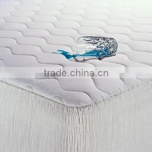 300 Thread Count Waterproof Mattress Pad thumbnail-1