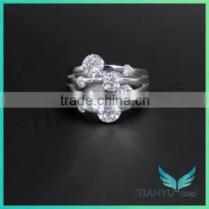 14 K White Gold Round Cut Moissanite Diamond Engagement Ring thumbnail-2
