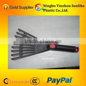 Nine Teet Leaf Rake thumbnail-1