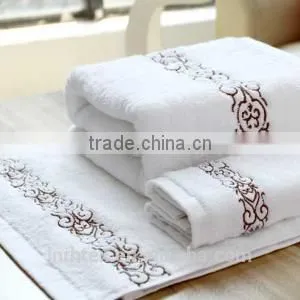 Custom Embroidered Microfiber Cleaning Gym Towel thumbnail-1