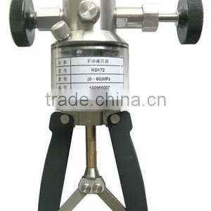 Manual Hydraulic Pressure Test Pump Using thumbnail-1