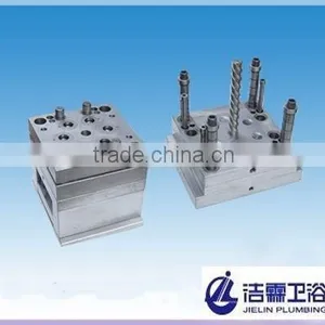 Plastic Screw Cap Injection Mould thumbnail-1