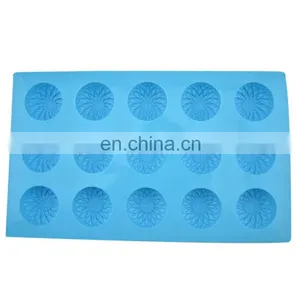 15 Holes DIY Daisy-shaped Ice Cubes and Molds for Cakes, Chocolates and Puddings thumbnail-1