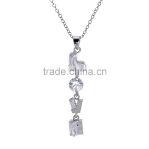 New Arrival Clear Rhinestone Neclace Pendant Letter LOVE Charms Novel Alphabet Jewelry Glod Sliver thumbnail-2
