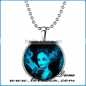 Halloween Necklace Ghost Children Round Locket Glow in the Dark Pendant Halloween Decoration thumbnail-4