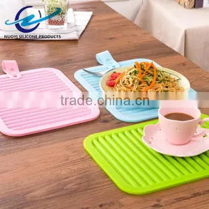 Non Slip Flexible Durable Heat Resistant Silicone Pot Holder Silicone Hot Pad thumbnail-4