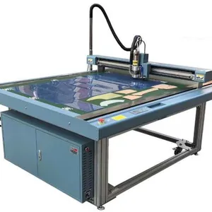 China Kaemi Acrylic Apparel Template Digital Cutter Cutting Plotters Flatbed Garment Cutter thumbnail-5