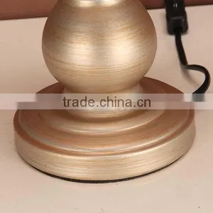 Small Iron Reading Lamp With Linen Shade thumbnail-4