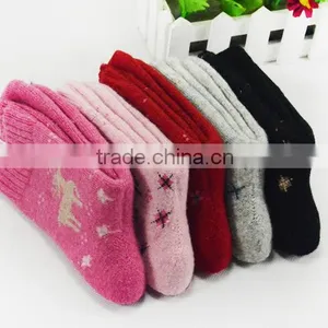 Cute Flower Printing Wool Socks Female Socks Thick Warm Thick Winter Socks for Women thumbnail-3