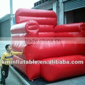 Red Giant Inflatable Sofa thumbnail-1