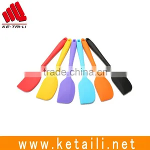 High Quality Eco-friendly Silicone Scraper Kitchen Utensil thumbnail-2