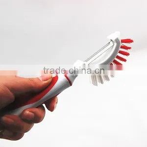 Plastic Brush With Peeler thumbnail-5