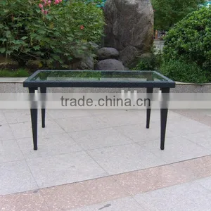 Rattan Table thumbnail-1