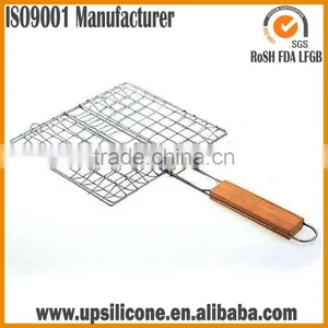 Non-Stick BBQ Fish Grilling Basket / Grill Stainless Steel Wire Mesh/BBQ Grill Mesh With Wooden Handle/Grill Lattice thumbnail-1
