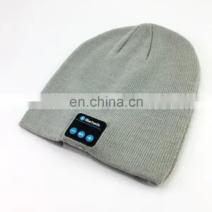 Custom Acrylic Reversible Blue Tooth Beanie Hat With Woven Label for Women thumbnail-1