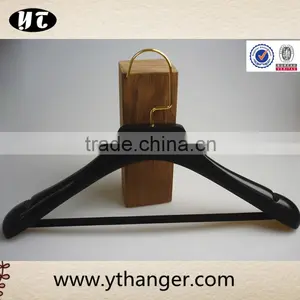 China Supplier Luxury Wooden Suit Hanger With Velvet Bar thumbnail-6