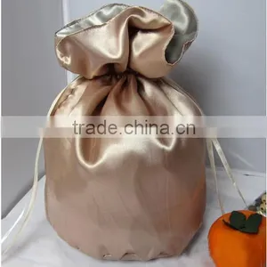 Round Satin Jewelry Pouch thumbnail-1