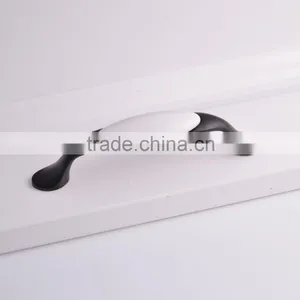 OEM Cheap Kitchen Ceramic Pull Handle Furniture Decorative Hardware Zinc Alloy Wardrobe Cabinet White And Black Pull Knobs thumbnail-1