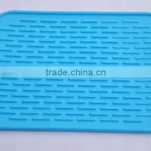 Heat Resistant Water Proof Non Slippery Silicone Dining Table Mat thumbnail-6