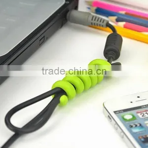 Earphone Cable Coiling Holder thumbnail-5