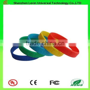 Cheap Business Gift Custom-made Logo Cool Men's Silicone Bracelet thumbnail-5