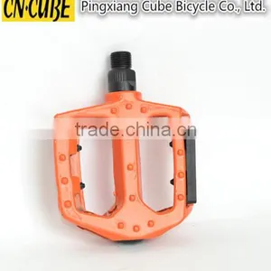 China Professional Cheap Carbon Roading Bike Pedals thumbnail-1