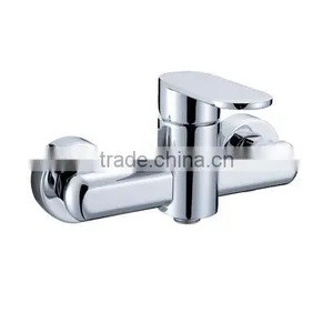 Chrome Deck Mounted Single Handle Sink Faucet Hot and Cold Water thumbnail-5