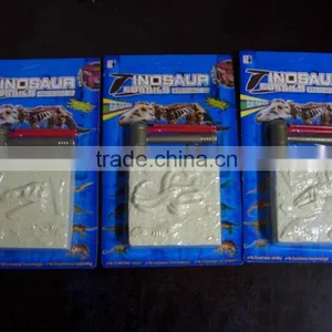 Luminous Dig Dinosaur Fossil Excavation Toy thumbnail-5