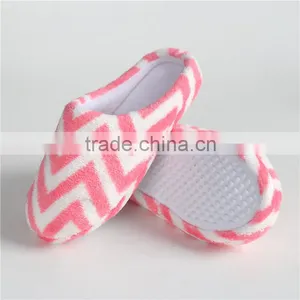 Lady Jacquard Weave Coral Fleece Indoor Slipper thumbnail-3