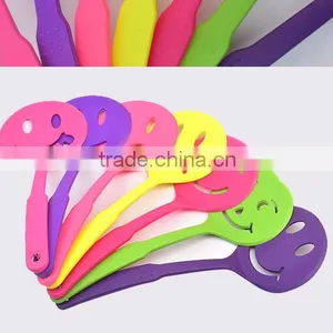 Different Colorful Cute Smile Face Shape Nylon Plastic Kitchen Utensil Sets thumbnail-3