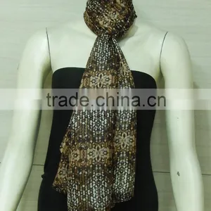 Fashionable Fancy Printed Silk Scarf 90*90cm thumbnail-3