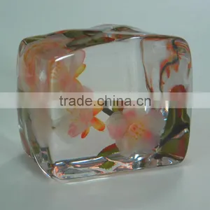 Beautiful Clear Resin Block With Flower Inside thumbnail-1