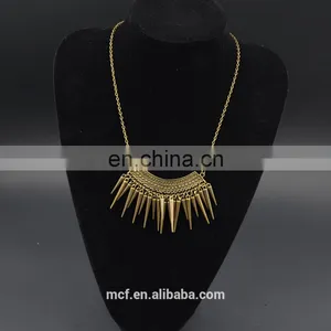 Crystal Diamond Fashion Pendant Chunky Necklace MCB-0042 thumbnail-2