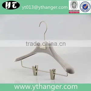CY-607 Bulk Coat Grey Color Velvet Plastic Hanger Flocking Plastic Hanger With Non-slip thumbnail-3