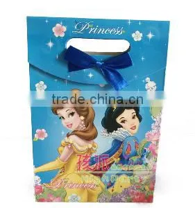 China Customized Grid Printing Wholesale Luxury Handbag Shape Paper Gift Bag With Gift Paper Bag thumbnail-2