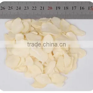 Natural White Dried Garlic Flakes Without Root thumbnail-4