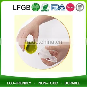 Wholesale OEM Silicone Baby Bottle Spoon With Storage Cap Easy For On-the-go Baby Accessories thumbnail-6