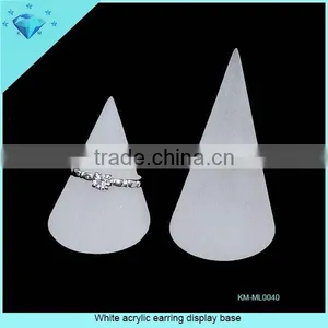 Oem White Acrylic Earphone Display Holder thumbnail-4