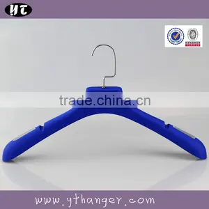 HA6846 Gray Rubber Coated Hanger Plastic Antislip Coat Hanger thumbnail-4