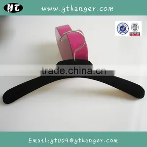 HA7031 Metal Logo Velvet Hanger Luxury Velvet Flocked Coat Non Slip Hanger Supplier's Choice thumbnail-2