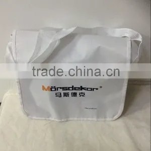 36cm x 32cm x 11cm 420D Message Shoulder Bag thumbnail-1