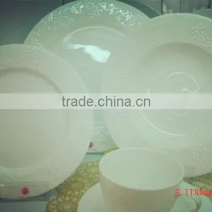 Non Color Fruit Grape Coupe Shape Embossed Bone China Ceramic Dinner Set Stock Lot thumbnail-1
