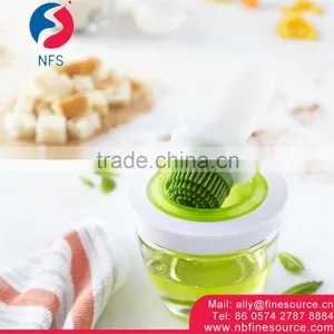 Good Quality Convenient Oil Bottle With Brush Kitchen Silicone Cooking Oil Brush thumbnail-1