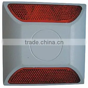 Road Stud thumbnail-1