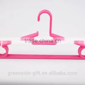 Plastic Clothes Hanger thumbnail-1