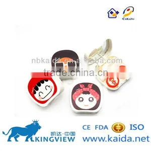 A-8069 Pretty Man With Daughter Contact Lens Mate Box thumbnail-3
