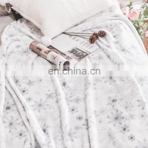 100%Polyester Super Soft Coral Fleece Snowflake Printed Plush Throw Blanket thumbnail-1
